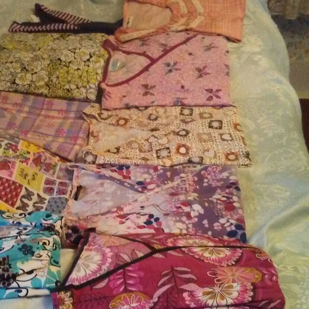 Tops bundle 1- 10 printed scrub tops size small
